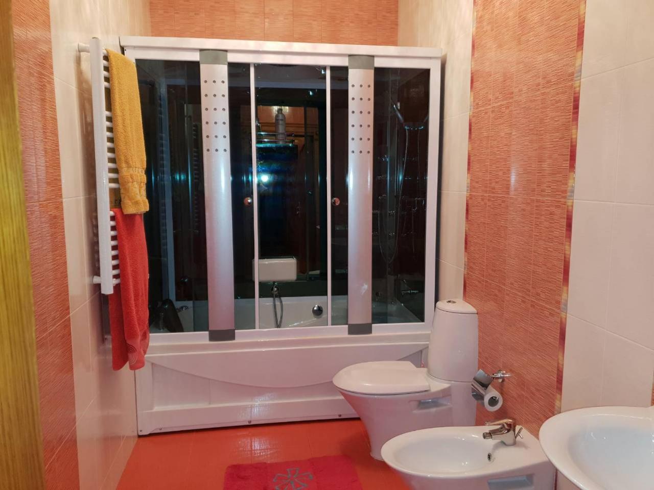 Ceasar Hotel Mykolajiv Buitenkant foto