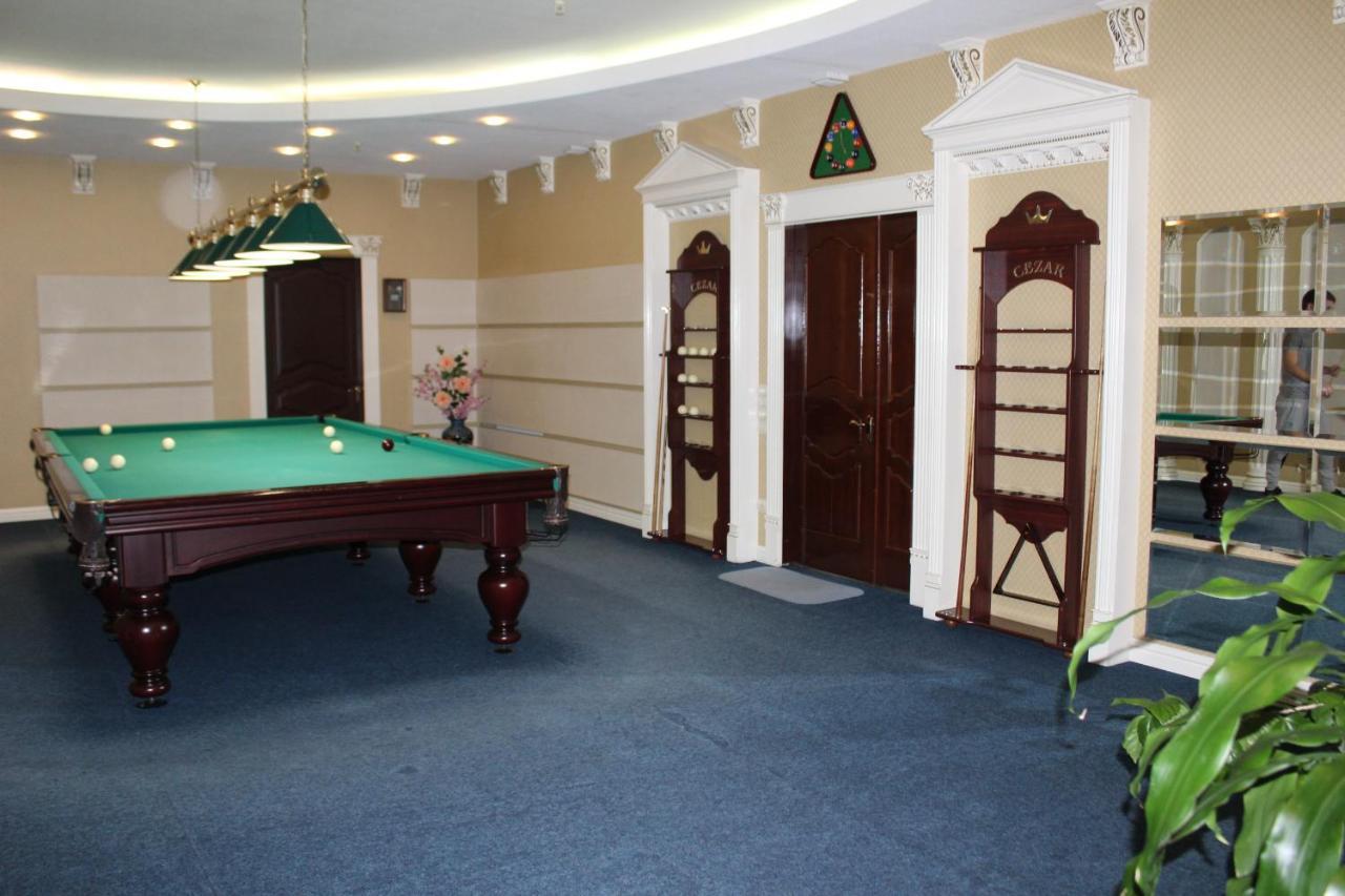 Ceasar Hotel Mykolajiv Buitenkant foto