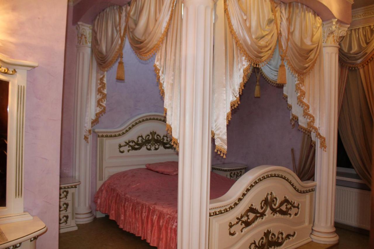 Ceasar Hotel Mykolajiv Buitenkant foto