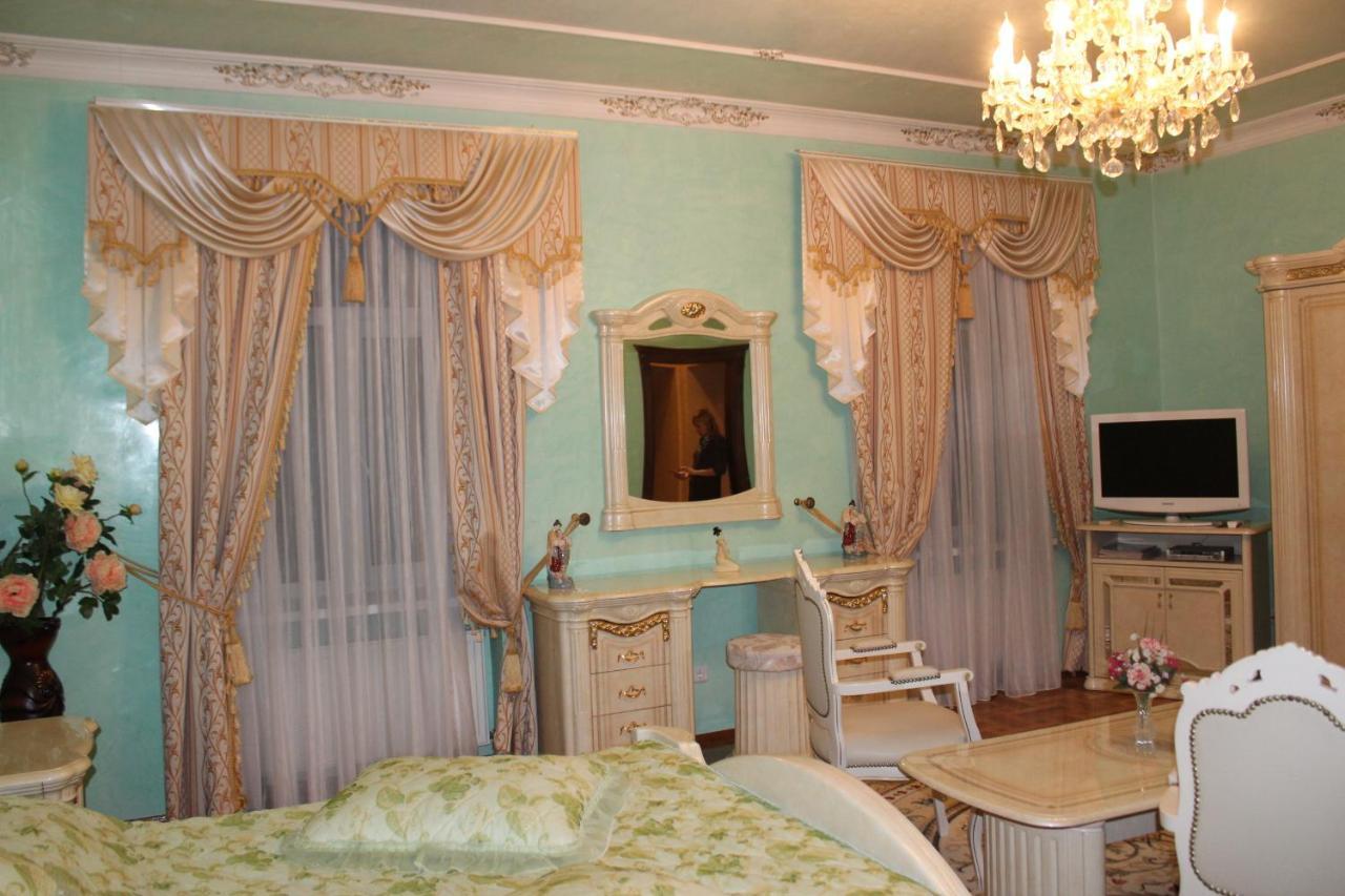Ceasar Hotel Mykolajiv Buitenkant foto